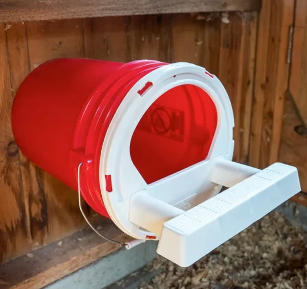 Happy Hen Nesting Bucket Kit - Image 2